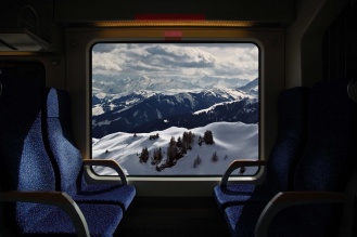Горы из окна поезда